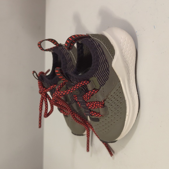 Baby new balance size 2 US - Picture 2 of 3